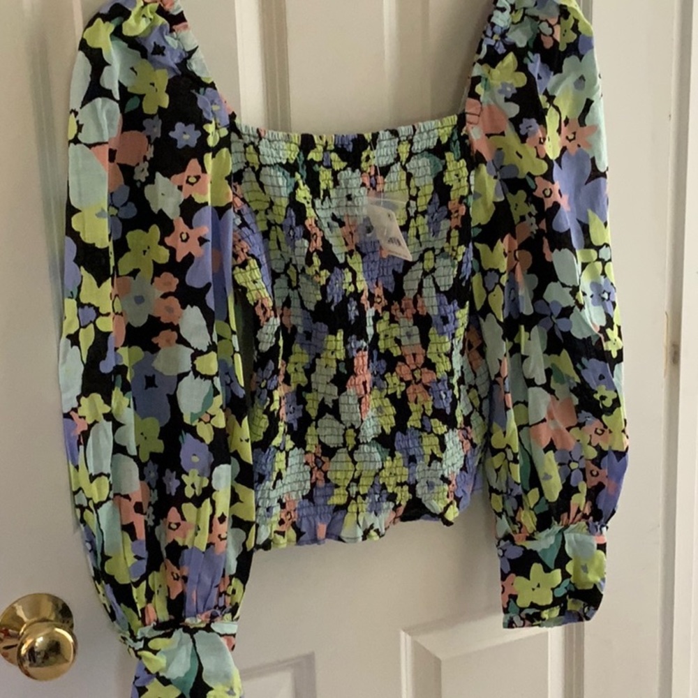 NWT. Free people Retro Puff Sleeves Women’s Top